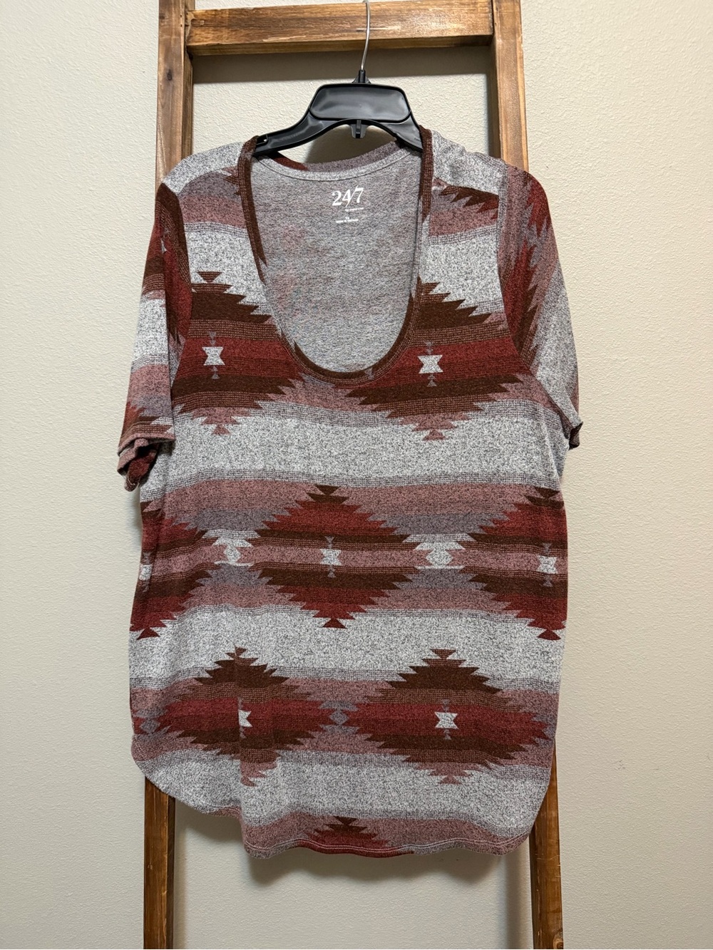 247 by Faded Glory Women's Short Sleeve Scoop Neck Tee - Rust Aztec